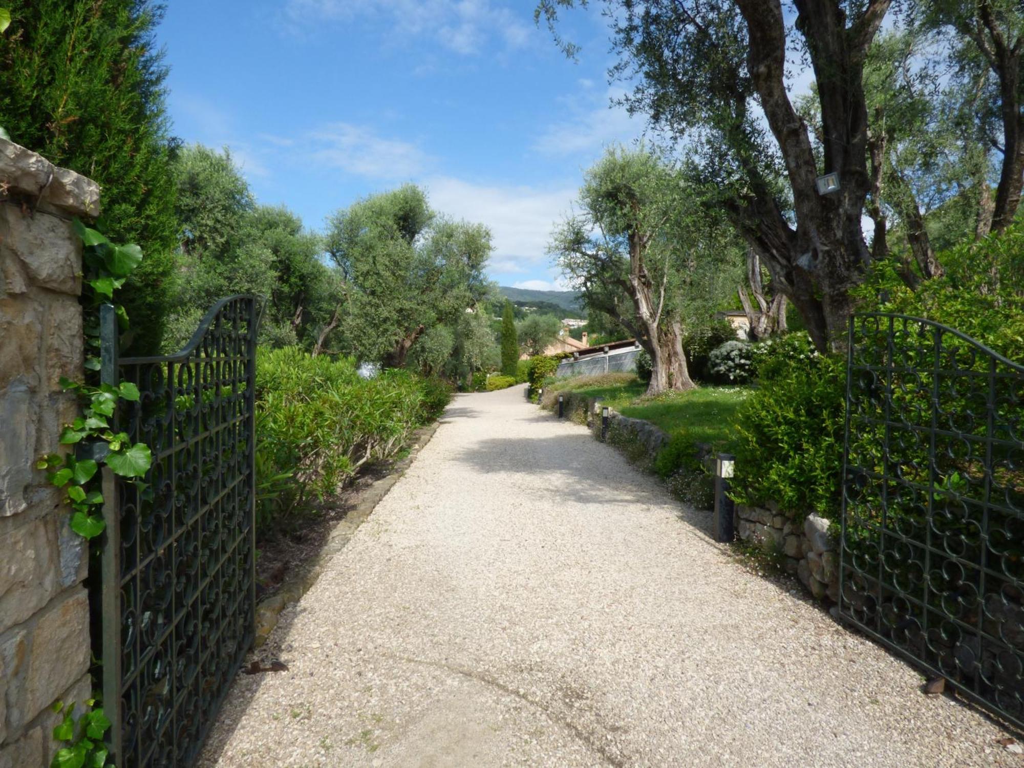 Apartment Cezanne With Heated Pool And Private Garden Chateauneuf-Grasse Exteriér fotografie